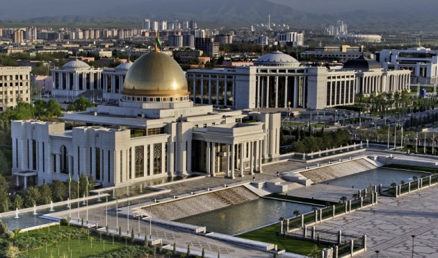 Presidents-palace-Ashgabat-Turkmenistan-630x372