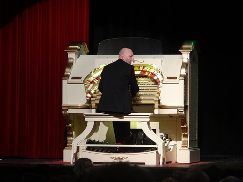 Am historic, re-conditioned organ