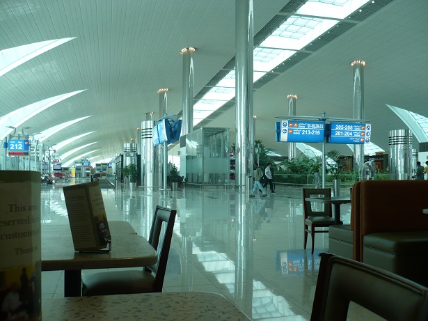 Dubai airport, 6am before the madness