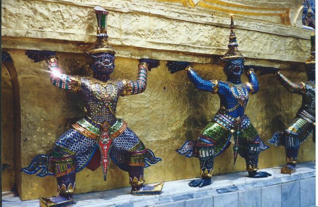 These little guys to the heavy lifting at the Golden Palace.