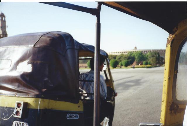 Auto-rickshaw racing!