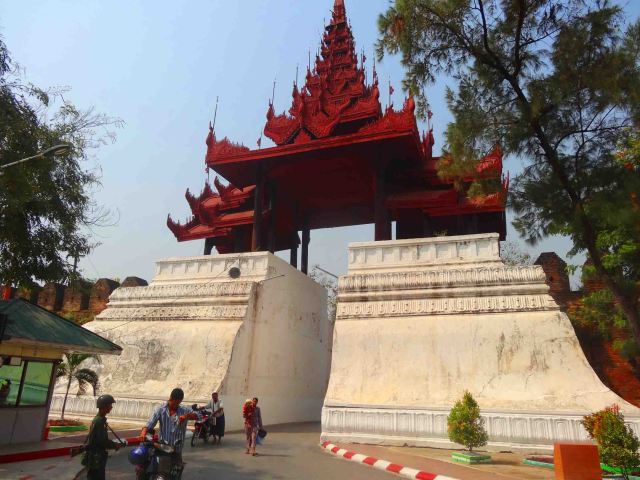Gate tourist enter through to the citadel.