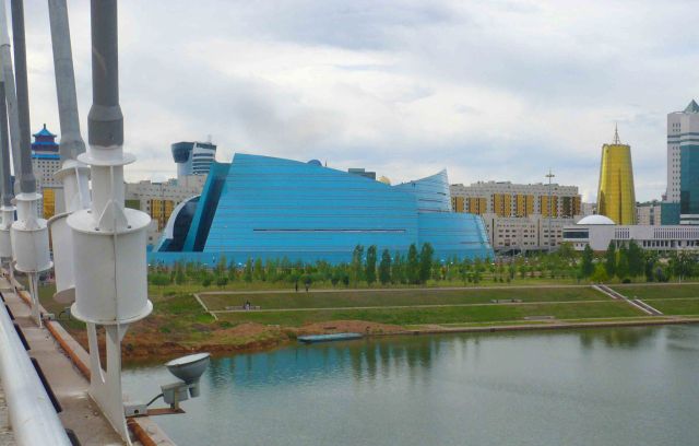 Some of the buildings, including samovars and Presidential Palace, of Astana from afar.