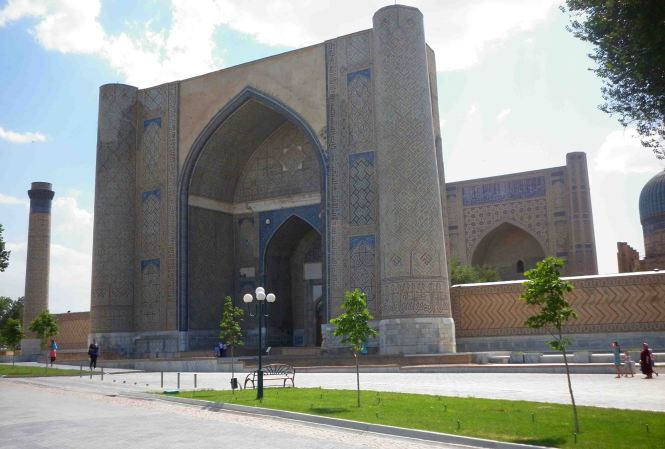 Exterior, Bibi Khanym Mosque.