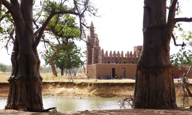 A mud-brick mosque at the beginning of the trek.
