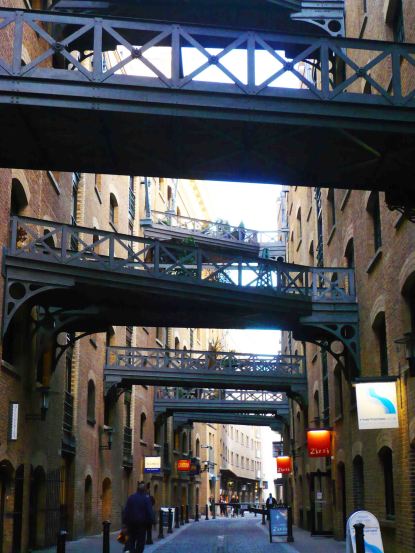 Alleys of Butler's Wharf, modern day (well, 2007)