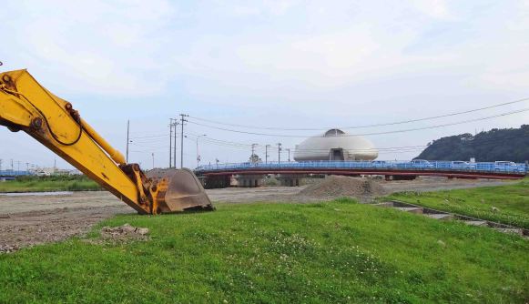 Looking back at Ishnomori. The strange shape is the reopened Manga Museum.