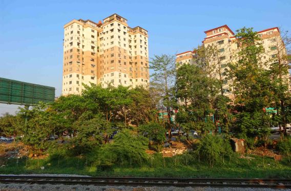 Later in the journey we passed far newer, nicer apartments!