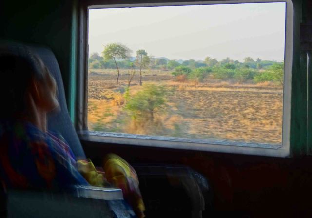 lady on train thazi