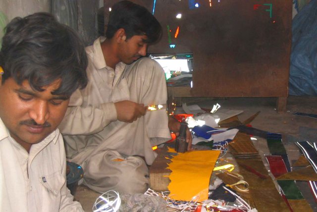 Making 'truck art' in Rawalpindi.