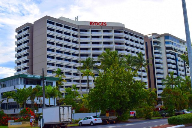 rydges cairns exterior