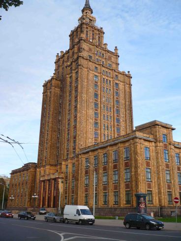Stalinesque building in Riga.