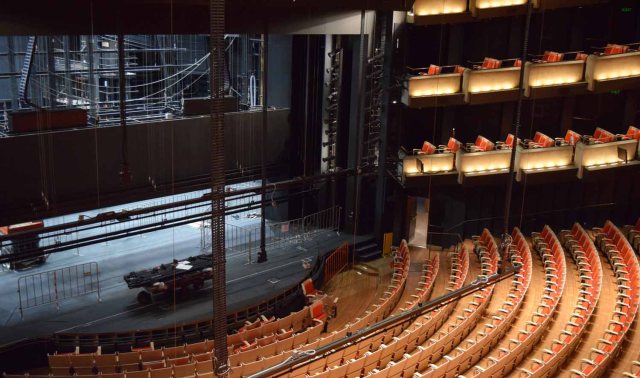 A Tour of the Sydney Opera House – Andy Roams