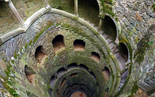 regaleira-initiation-well-011-8x5-2560x1600